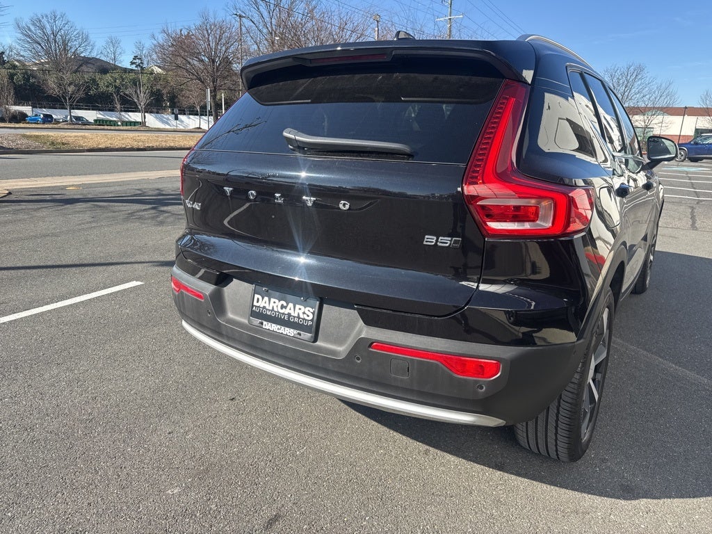 2025 Volvo XC40 B5 Plus Bright Theme