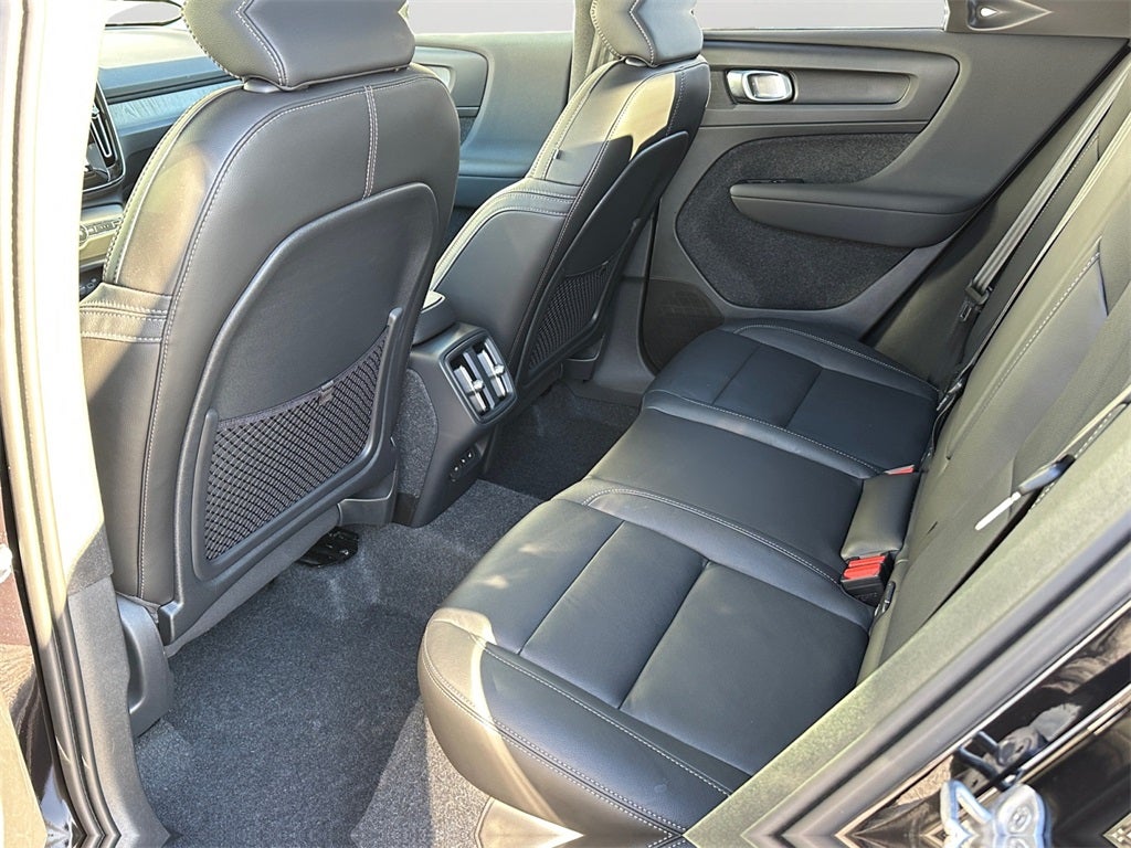 2025 Volvo XC40 B5 Ultra Bright Theme Volvo Certified Pre-Owned