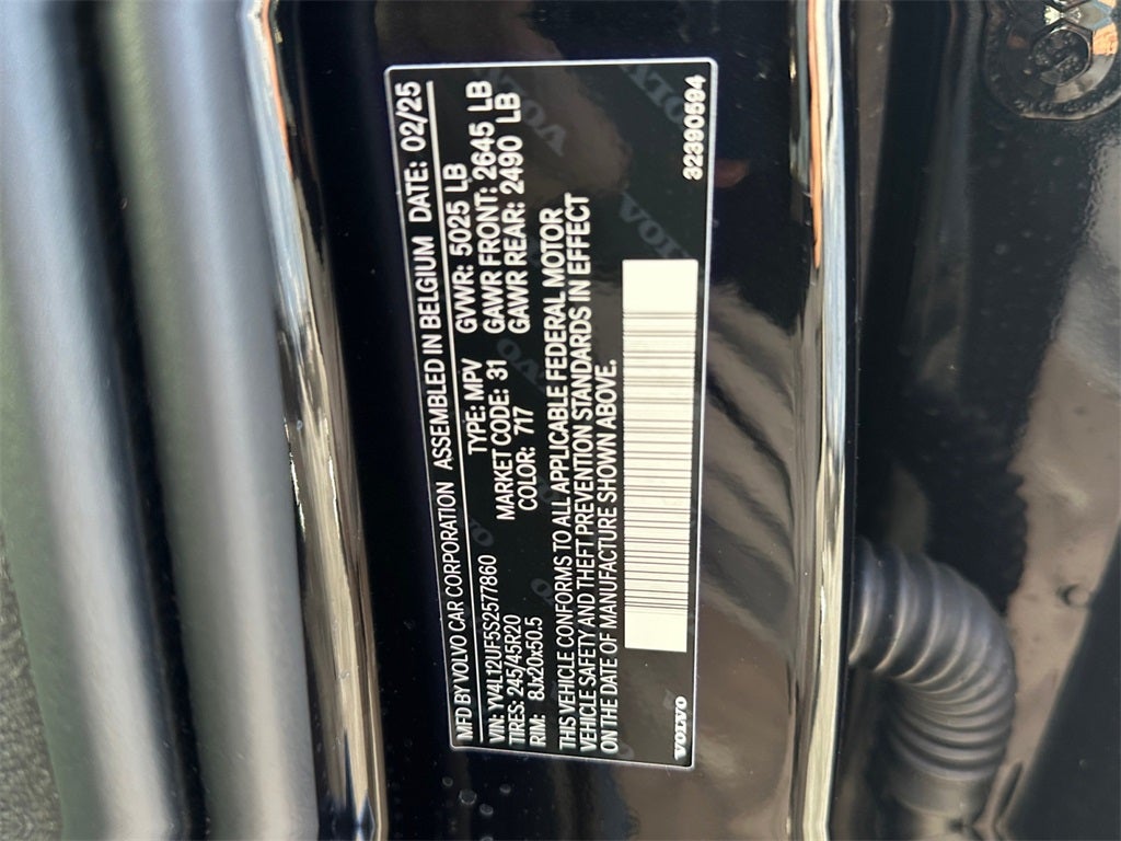 2025 Volvo XC40 B5 Ultra Bright Theme Volvo Certified Pre-Owned