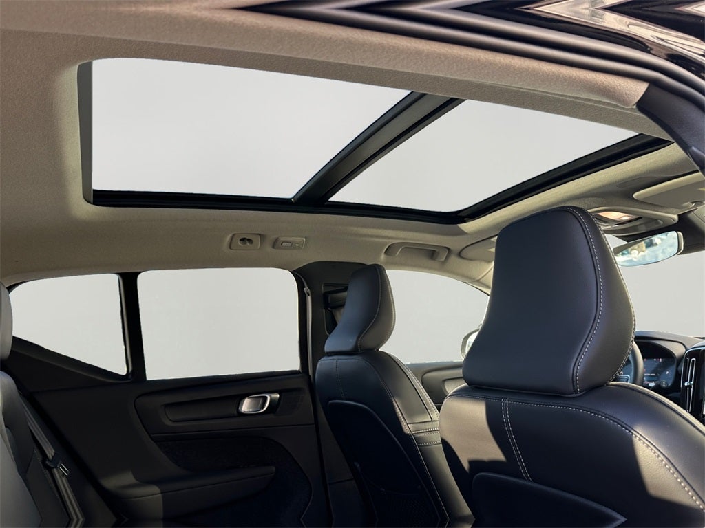 2025 Volvo XC40 B5 Ultra Bright Theme Volvo Certified Pre-Owned