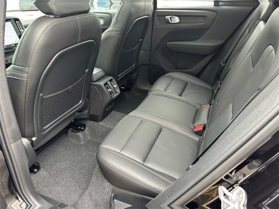 2025 Volvo XC40 B5 Core