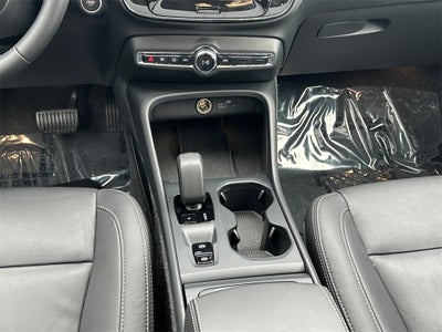 2025 Volvo XC40 B5 Core