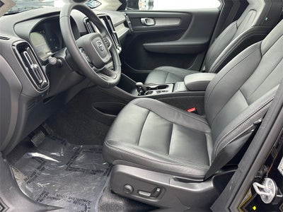 2025 Volvo XC40 B5 Core