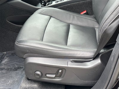 2025 Volvo XC40 B5 Core