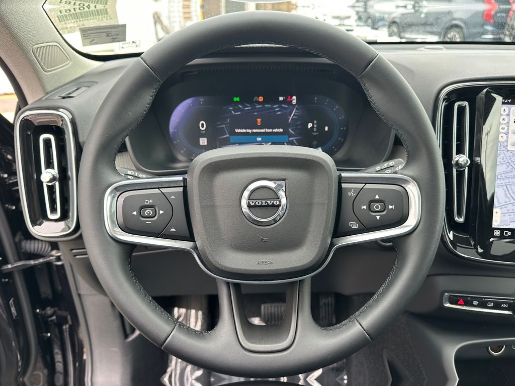 2025 Volvo XC40 B5 Core