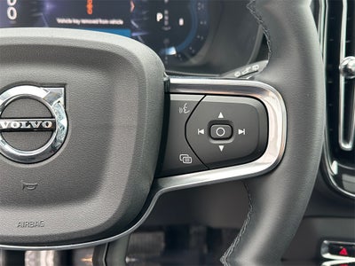 2025 Volvo XC40 B5 Core