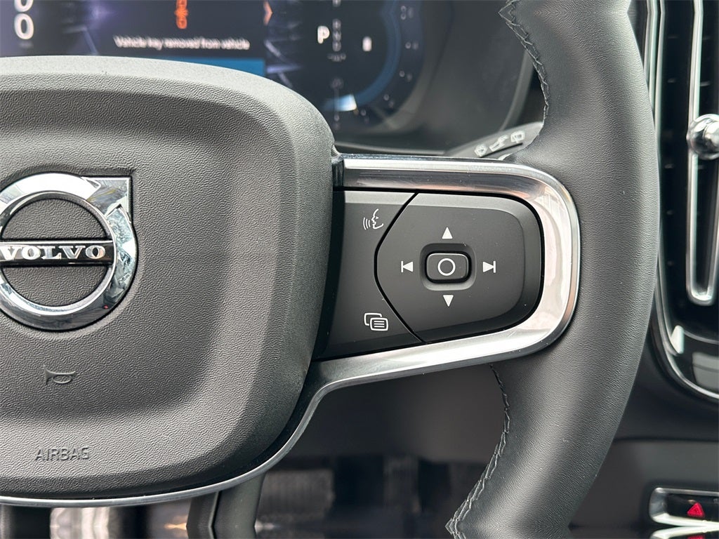 2025 Volvo XC40 B5 Core