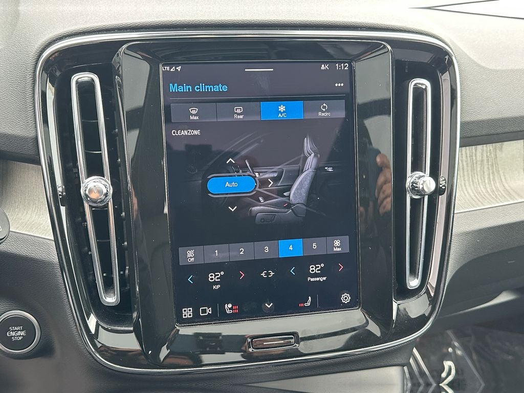 2025 Volvo XC40 B5 Core