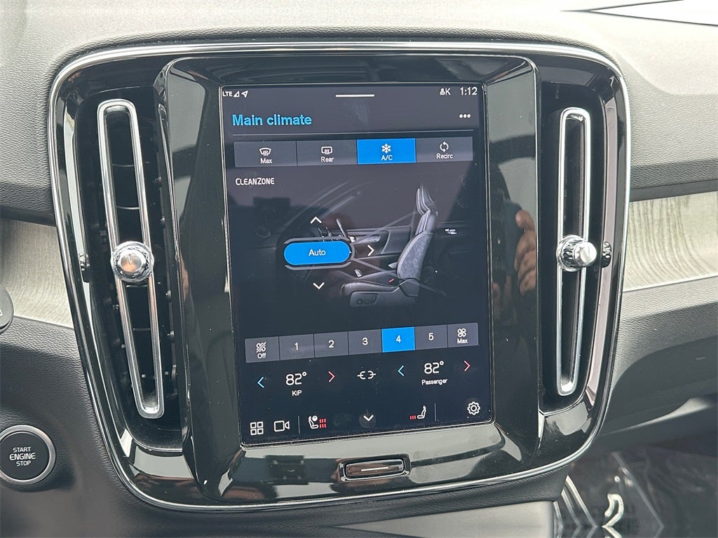 2025 Volvo XC40 B5 Core