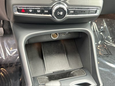 2025 Volvo XC40 B5 Core