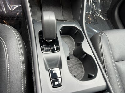 2025 Volvo XC40 B5 Core