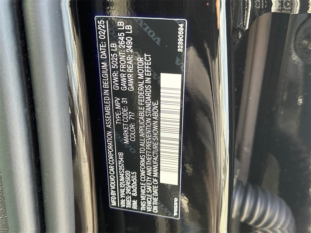 2025 Volvo XC40 B5 Ultra Dark Theme Volvo Certified Pre-Owned