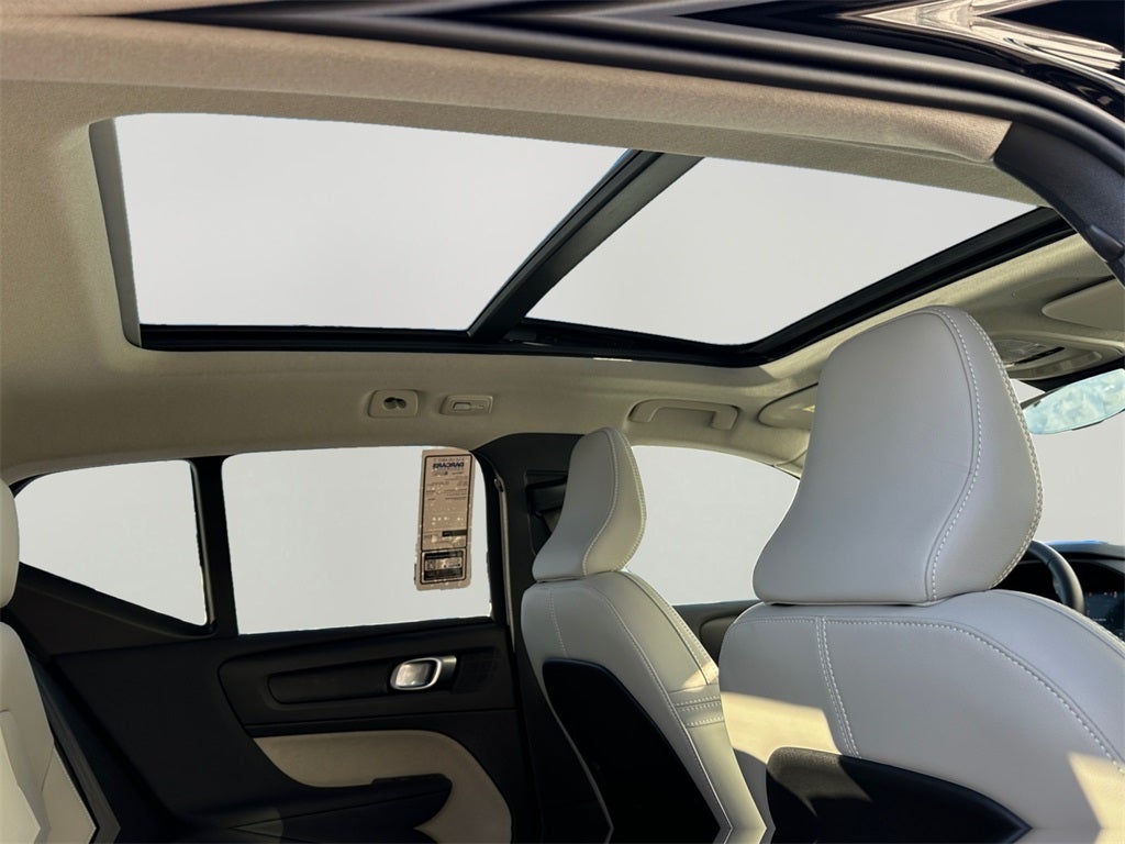 2025 Volvo XC40 B5 Ultra Dark Theme Volvo Certified Pre-Owned