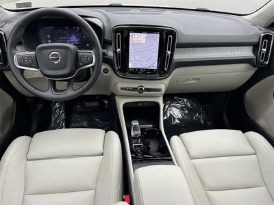 2025 Volvo XC40 B5 Ultra Dark Theme