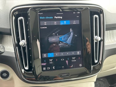 2025 Volvo XC40 B5 Ultra Dark Theme