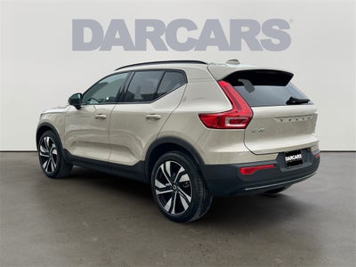 2025 Volvo XC40 B5 Ultra Dark Theme